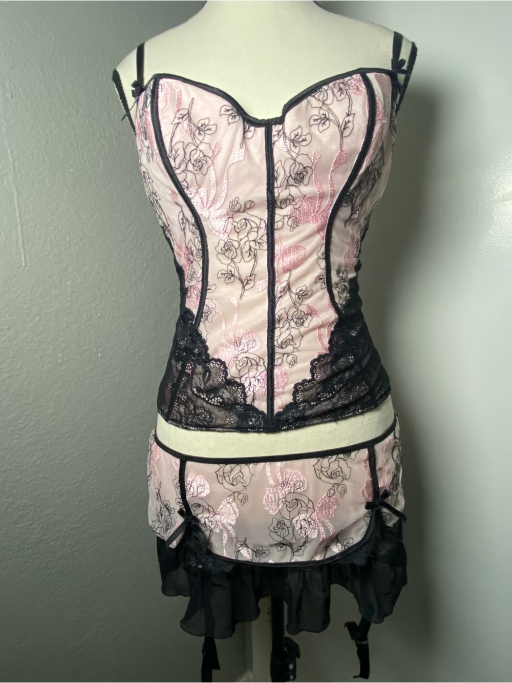 Y2K Jezebel Pink & Black Floral Bustier & Garter Mini Skirt Set Size 34C Medium